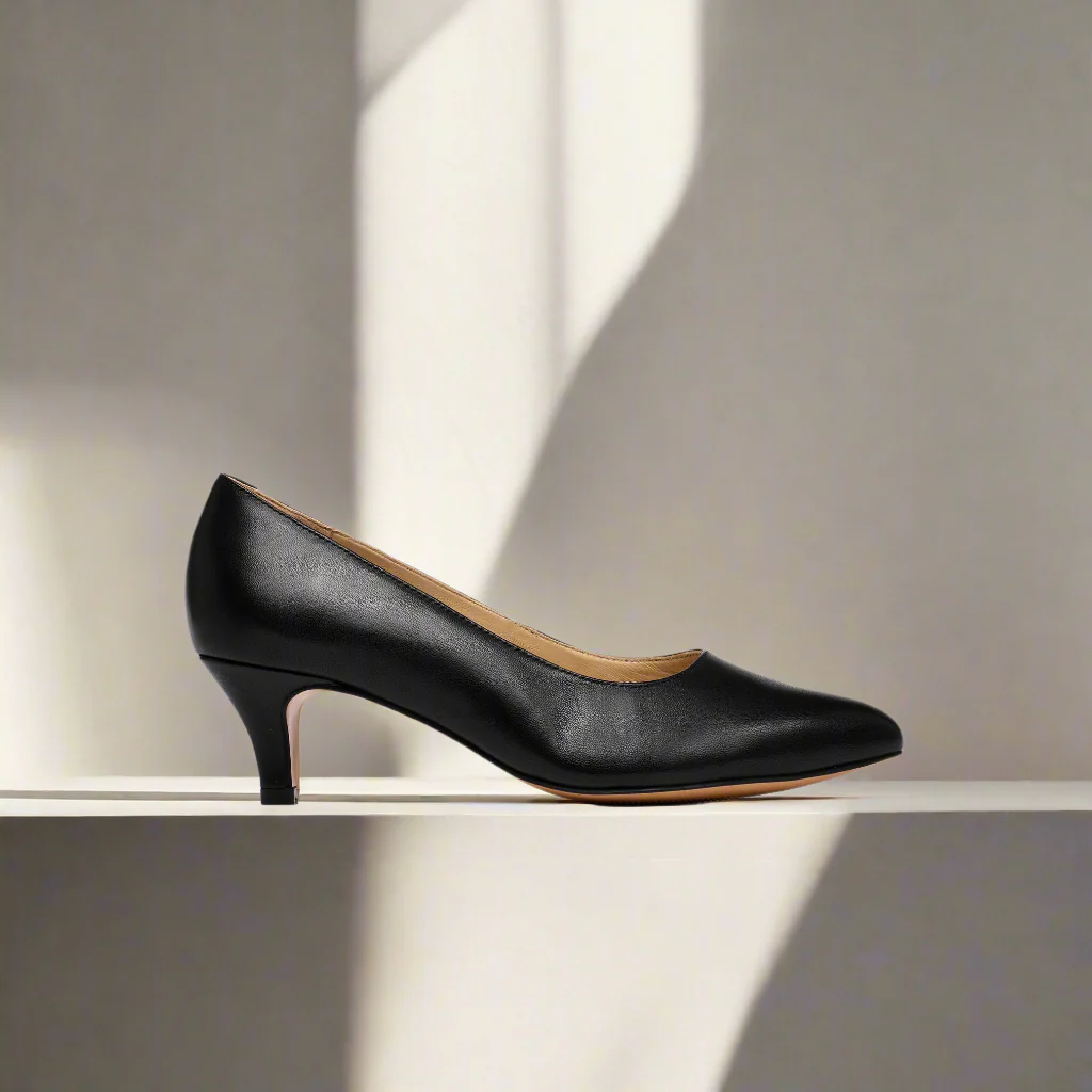 Ava - Black Leather Pumps